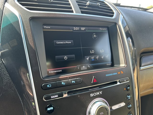 2016 Ford Explorer Limited photo 13