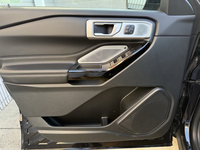 2023 Ford Explorer ST photo 10