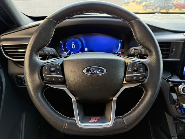 2023 Ford Explorer ST photo 13