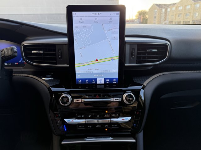 2023 Ford Explorer ST photo 17