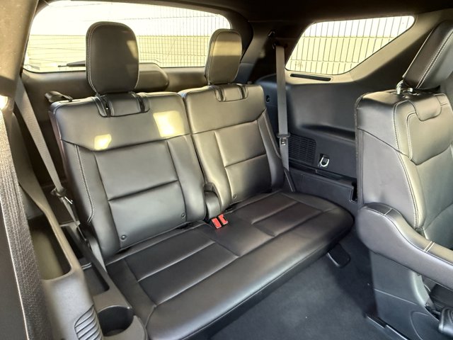2023 Ford Explorer ST photo 5