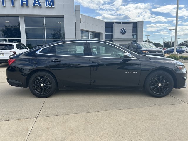 2018 Chevrolet Malibu 1LT photo 2